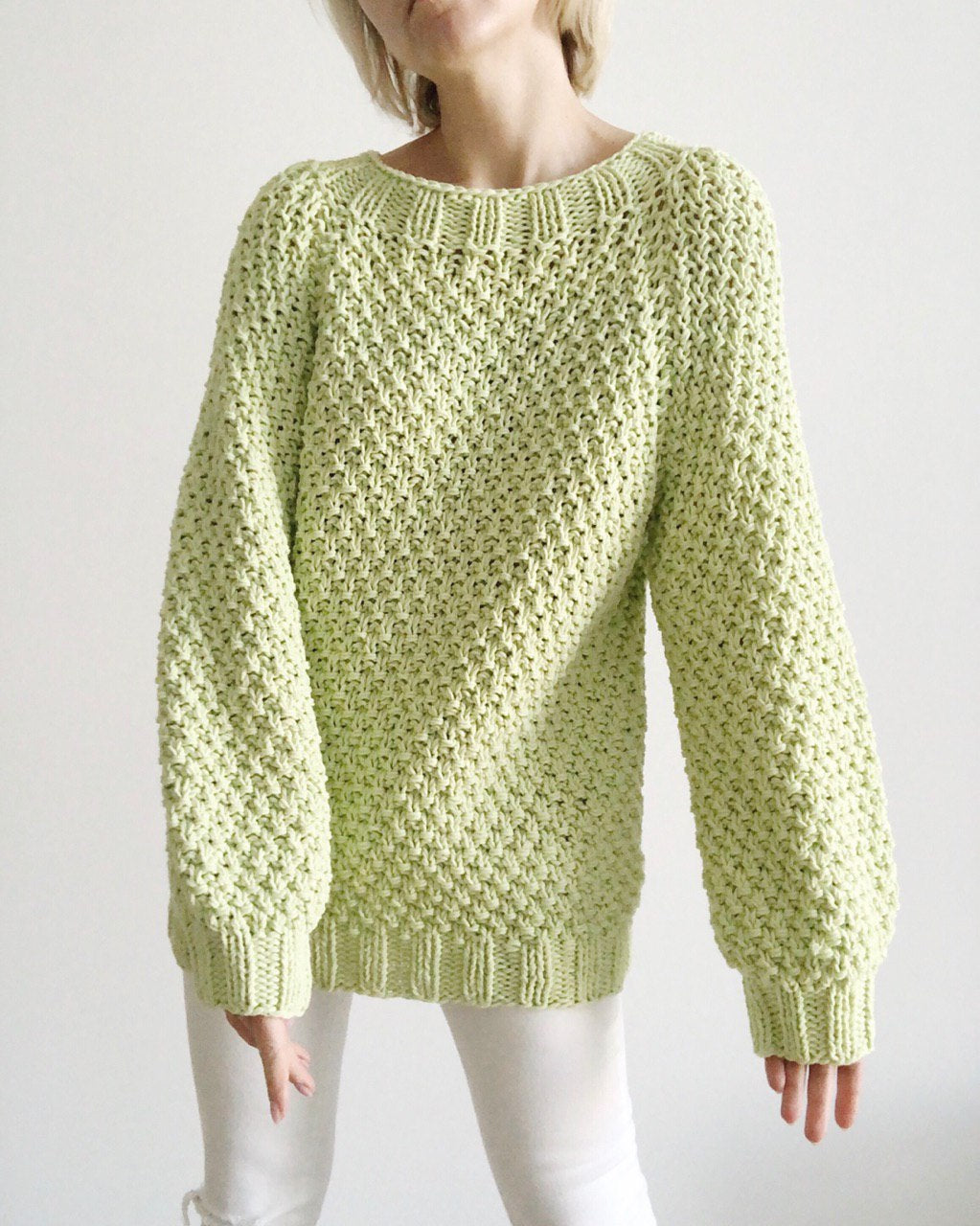 Chunky Textured Crewneck Sweater – Soft Structure. Subtle Statement.