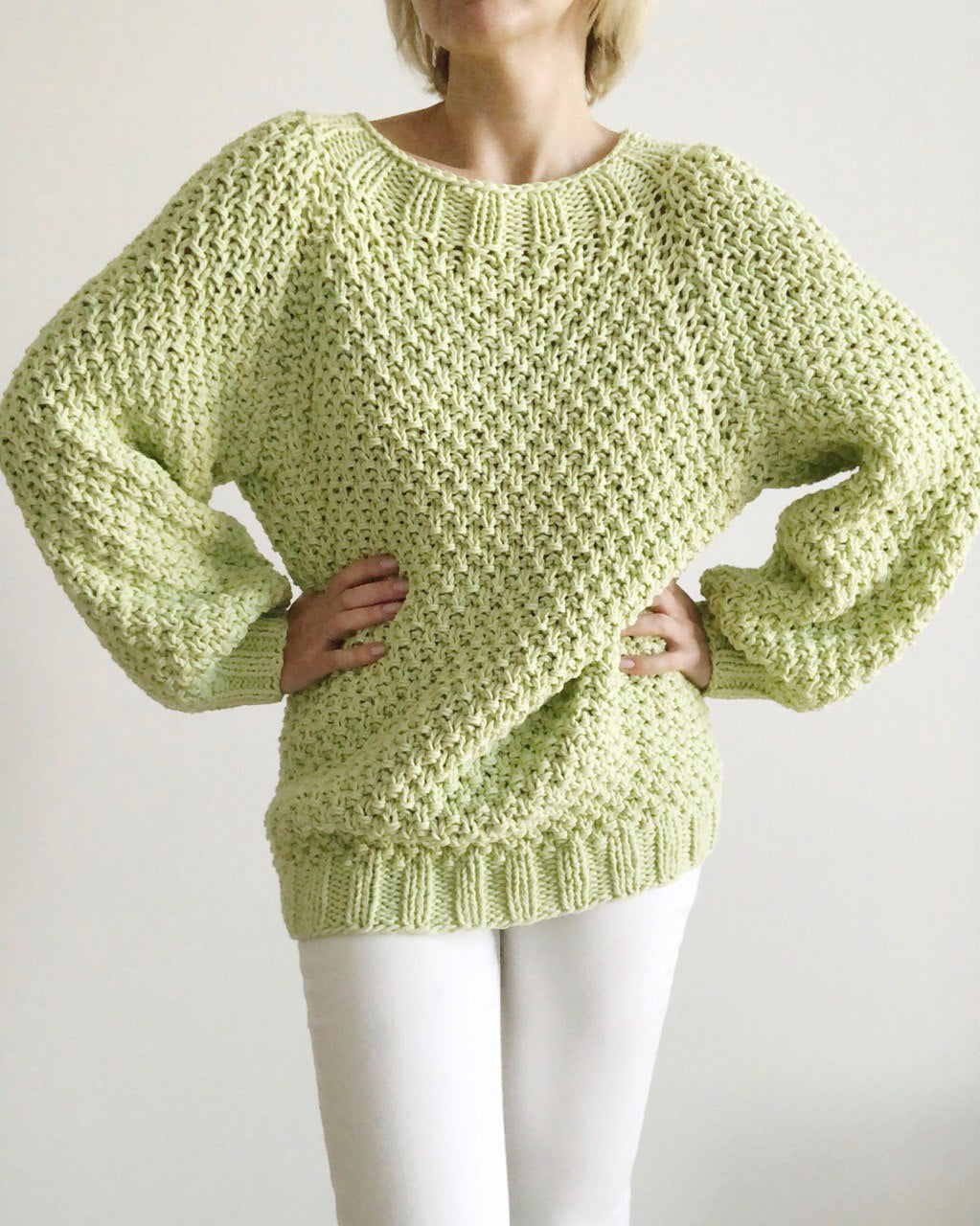Chunky Textured Crewneck Sweater – Soft Structure. Subtle Statement.