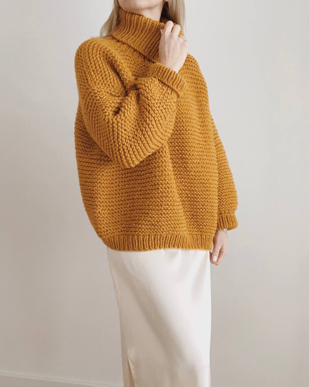 Oversized Wool Chunky Turtleneck Sweater – Bold, Warm, Effortlessly Chic