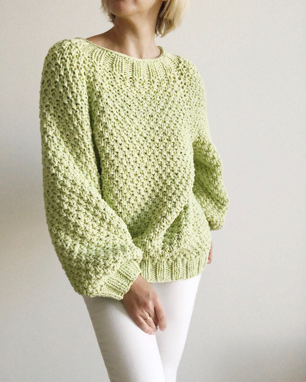Chunky Textured Crewneck Sweater – Soft Structure. Subtle Statement.