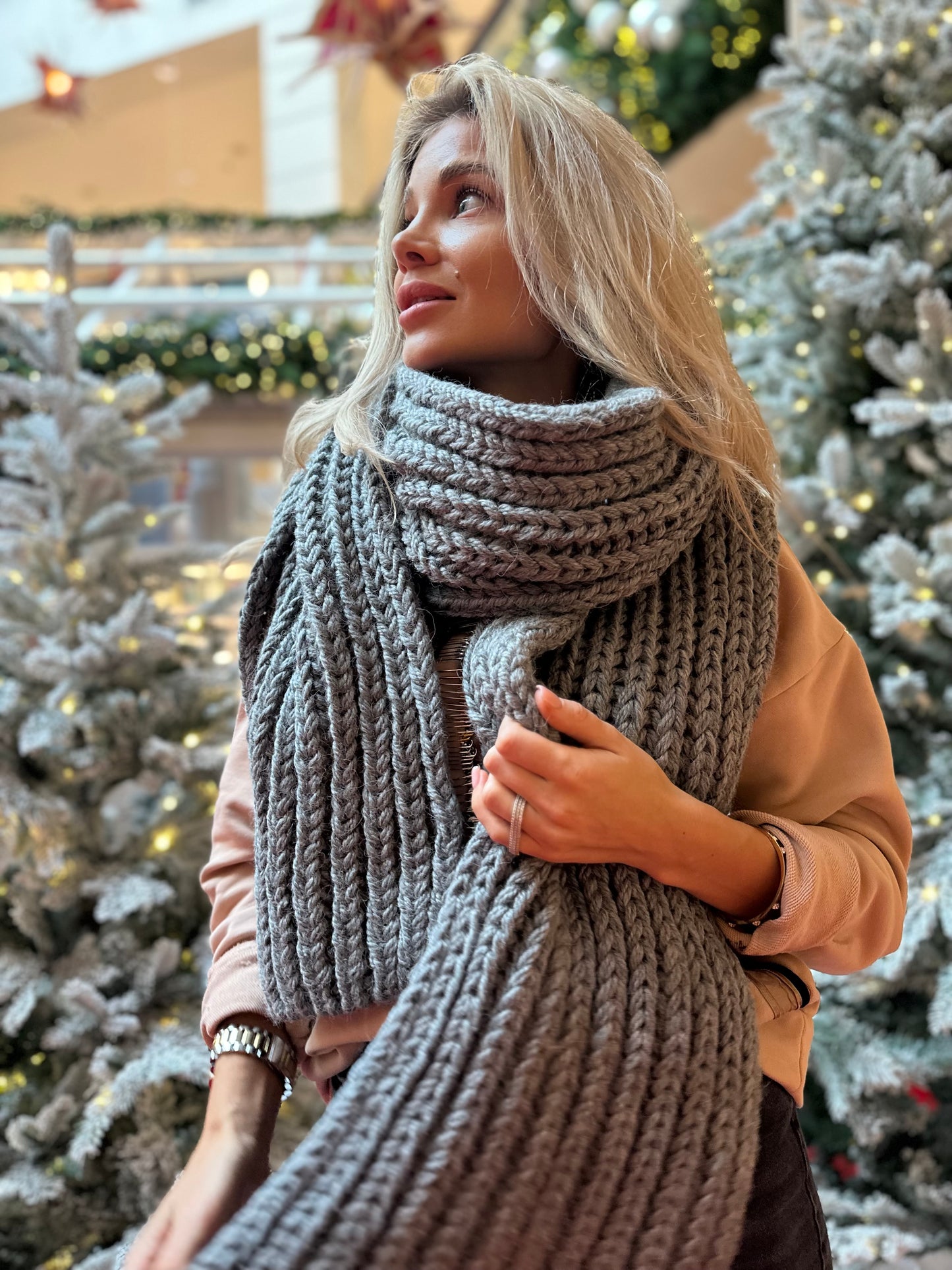 Oversized Grey Cable-Knit Scarf