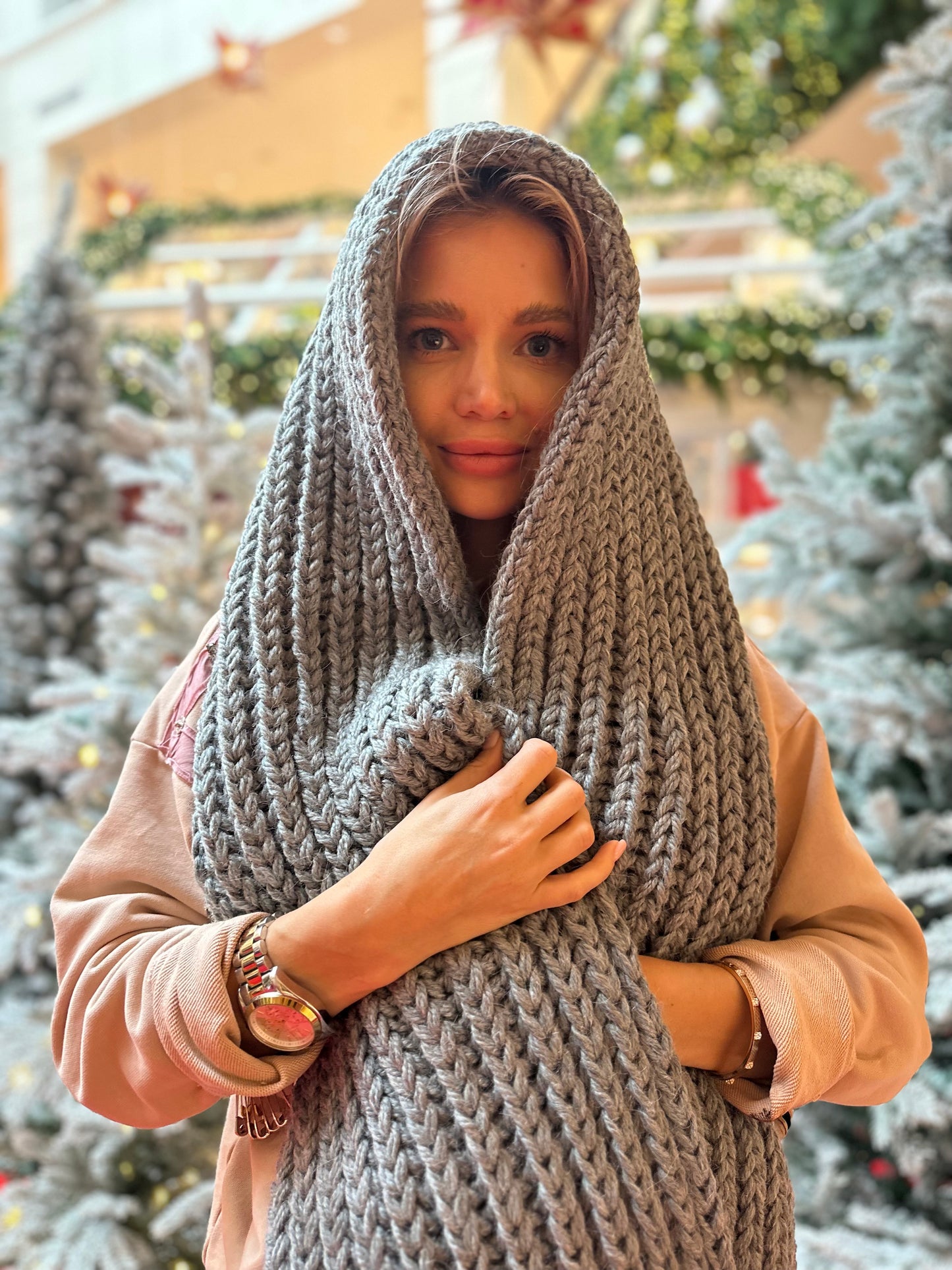 Oversized Grey Cable-Knit Scarf